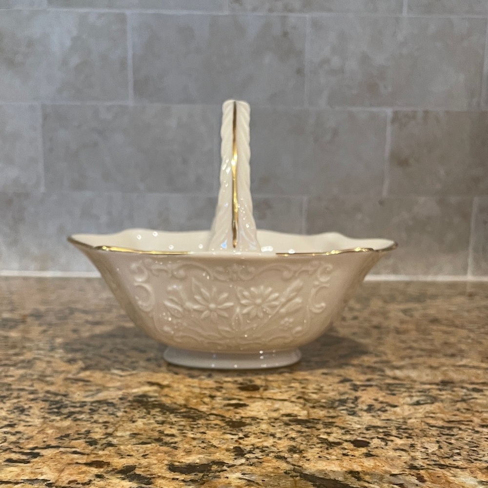 Lenox Elegant Cream Ceramic Basket with Gold Trim